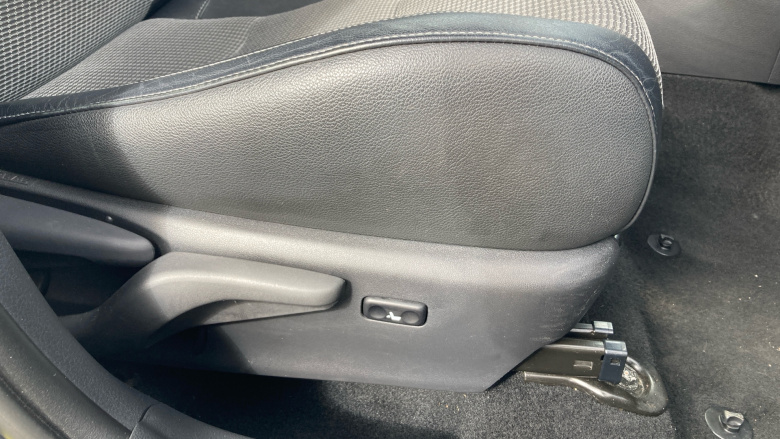 Toyota Auris 1.8 Hybrid Excel 5dr CVT Hybrid Estate
